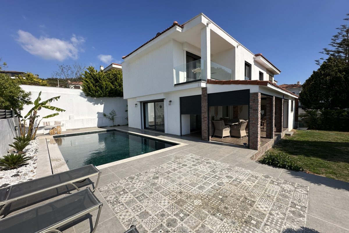 Altındiş | Ilıca plajına 100 metre mesafede kiralık lüks villa